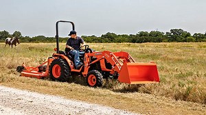B01 Series Compact Tractors | Kubota Canada Compact Tractors  | Kubota Canada