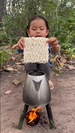 Survival Skills: Single mom show SMART ideas and USEFUL with noodles in forest #camping #bushcraft