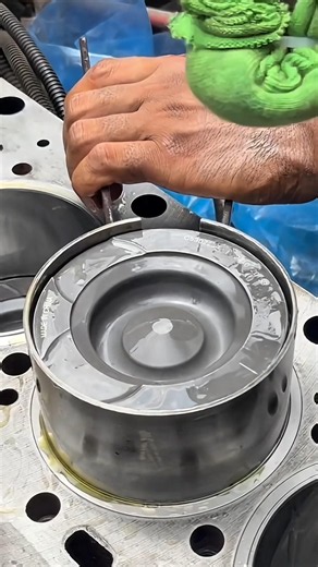 Six cylinder diesel engine piston installing process #viral #mechanic ##shorts