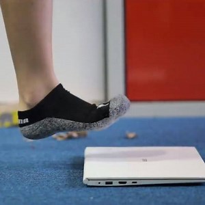 28K views · 276 reactions | Weight doesn't matter when it comes to the LG Gram 15Z980 Laptop. Running on an 8th Gen i7 processor, it packs both durability and power into an easily portable device, alongside the additional Thunderbolt 3 support, all for the price of S$2,599. | Geek Culture | Facebook