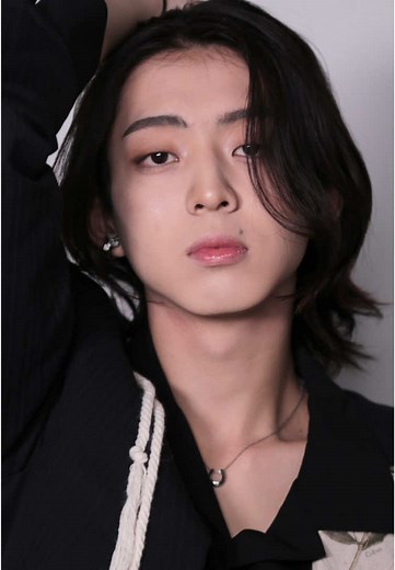 貴方の色気を引き出すメンズメイク