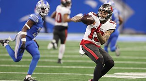 Who are the announcers and referees for Buccaneers vs. Lions today in Week 2