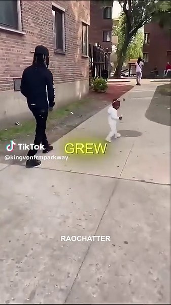 King Von Takes His Daughter to the O Block