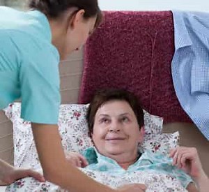 7 Tips for Caring for a Bedridden Senior at Home
