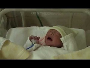 産まれたての赤ちゃん 生後１５分の新生児［フリー素材可］ newbornbaby