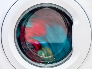 Washer Spins But Clothes Are Still Wet? (Possible Causes & Fixes)