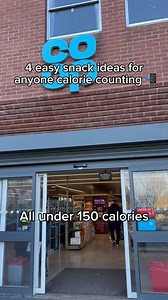 4 snack ideas under 150 calories! 🙌🏼😋 When calorie counting, it’s great to have some low calorie snack options if you’re feeling hungry between meals! These 4 sweet and savoury options are all under 150 and can be picked up in pretty much every shop 🙌🏼 Let us know your go-to low cal snack ⬇️ | Nutracheck