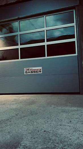 Exploring the 3D Carpates Gasser Garage Scene
