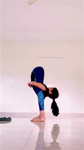 Front bending challenge 😜💪🏻 #frontbend #yoga #yogapractice #omgyoga #extremesports #yogachallenge #i