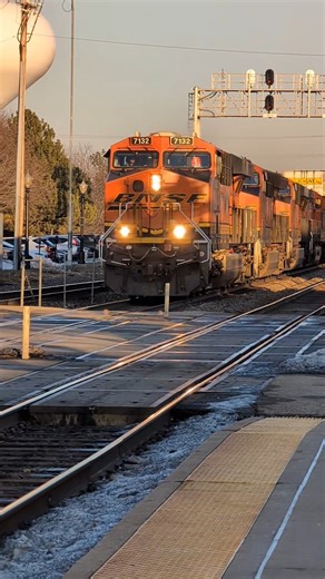 #BNSF Four Loco Lash-Up #freighttrain #trains