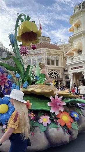 The cute Tinker Bell at Disney’s Festival Of Fantasy Parade.#shorts#disneyworld#tinkerbell
