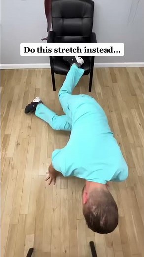 HOW TO CRACK YOUR BACK BY YOURSELF SAFELY Using a Chair