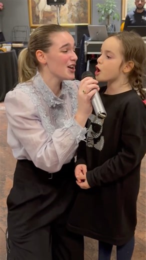 Versioni duet i kenges “Pa kufij” me diellin e vertet, motren time te vogel Solara❤️