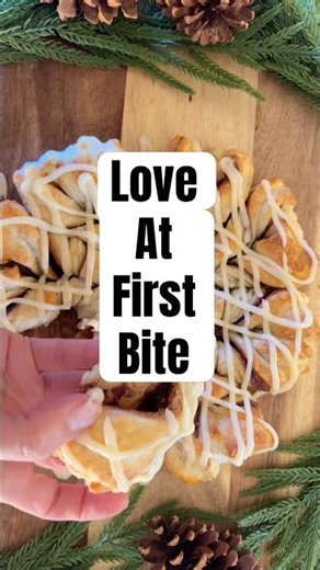 Mouthwatering Chocolate Cream Cheese Puff pastry Star ⭐️ | Christmas dessert | homemade holiday food