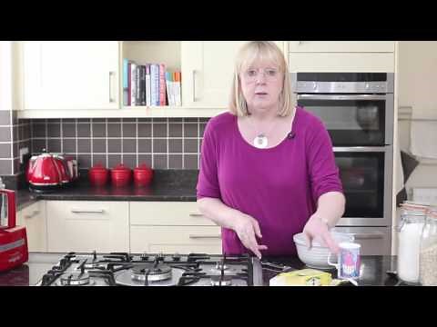 How to "rub in" flour and butter to make pastry