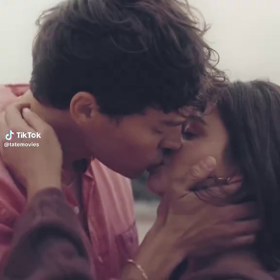 Exploring the 'We Can’t Be Friends' Trend in Sidelined Movie