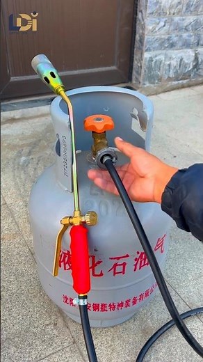 How to Safely Connect a Gas Torch to a Propane Tank | Quick Tutorial #GasTorch #DIYProjects #tools