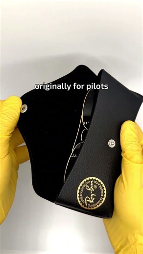 The Ray-Ban Aviators are a staple for fall 🍂