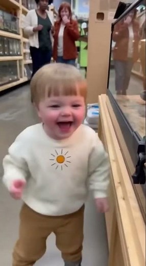kid open the turtle cage secretly #kid #cage #cute #wildlife