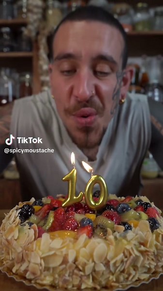 For the last 10 years, I’ve gardened in every space I could find: a London balcony, a terrace, a backyard, an allotment, and now the countryside. I wanted to learn how every type of garden works so I can teach others to grow food wherever they live. This path is my way of honoring my grandfather and the values he passed down to me. Today, I’m giving back to this community with a free guide designed to help you grow and store your own food, wherever you live. Click the link in bio to download it.