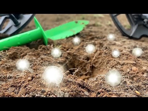A Fistful of Old Coins! - Rare SILVER & Large Coins Found Metal Detecting an Early American Farm!