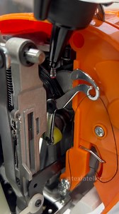 ☝️ Take this as a sign to oil your sewing machine! Oiling your sewing machine is crucial for smooth stitching and extending its life. Regular oiling reduces friction between moving parts, preventing wear and tear that can lead to costly repairs. While you’re at it, don’t forget to clean off any dust or fabric fibres that might be hanging out inside your machine! 🧵✨ ➡️ Quick tip: Always use the right sewing machine oil — SPIRIT 2 helps you! Is a non-staining, odourless, colourless oil, neutral f