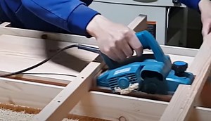 How to make an electric planer sled - The Handyman Central DIY home ideas and hacks