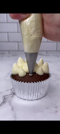 Who ya gonna 📞 … 👻🚫 #cupcake #halloweencupcakes #ghostbusters #spookyszn #cakeart | Cupcake SB12