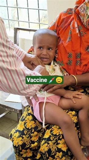 Baby's cry 😢 The moment of baby's vaccination to protect against measles 💉👶 #shorts #injection