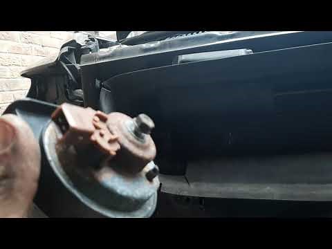 Volvo V50 T5 A/C air con condenser replacement. C30 C70 S40