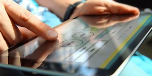 How Do the Best Freight Brokers Track Shipments?