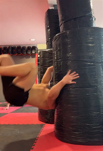 Not as Easy as It Looks: Finishing Moves in MMA & Muay Thai