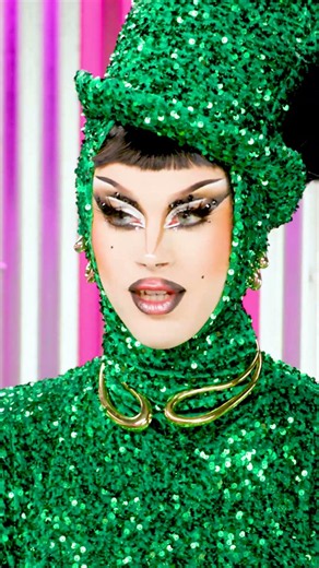 #TinaBurner STILL catching strays. . . #LydiaBCollins #DragRace