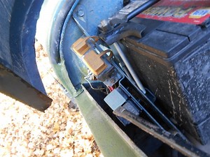 Where is the horn relay? (87)