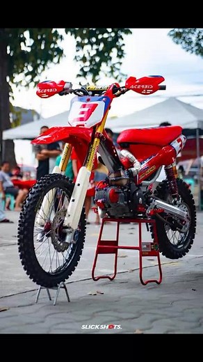 Custom XRM125 Dirtbike Setup for Motocross Enthusiasts