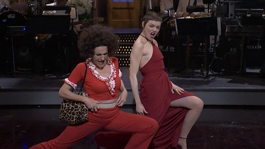 'SNL's Sally O’Malley returns with Emma Stone, kicking and stretching ensues
