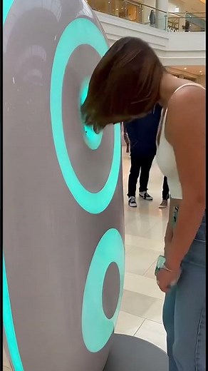 Dubai’s Newest AI Barber Pod Will Shock You 😲AI Haircut Machine 3.0 ✂️ Dubai’s Future Is Here! BLUE