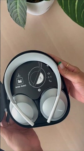 Bose 700 Noises Cancelling headphones unboxing
