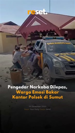 Reset Feed on Instagram: "Menurut keterangan warga, terduga pengedar tersebut sebelumnya diamankan oleh massa karena diduga terlibat dalam peredaran narkoba yang selama ini meresahkan masyarakat Singkuang. Terduga lalu dibawa ke Polsek Muara Batang Gadis untuk menjalani proses hukum. Namun, tak berselang lama, kabar bahwa terduga dilepaskan menyebar di tengah masyarakat dan memicu kekecewaan. “Sudah lama kami resah. Begitu ditangkap warga, kami berharap ada tindakan tegas. Tapi justru dilepaskan