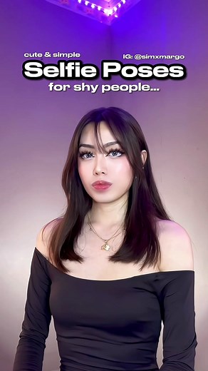 Cute Selfie Poses for Shy People