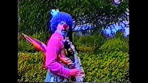 Blueberry The Clown teaches children how to be 'Berry Berry Berry Berry Berry' safe - 1991 | Flashbak