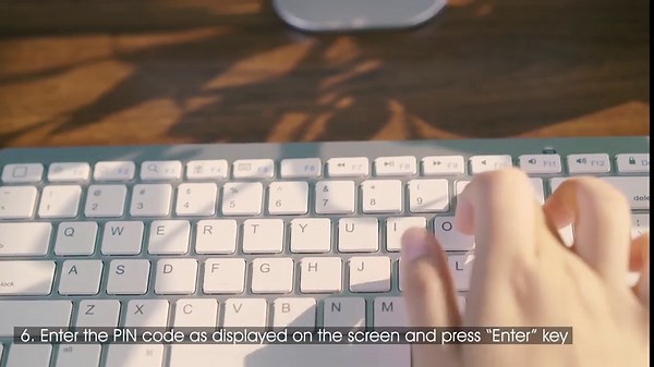 OMOTON Bluetooth Keyboard Compatible with iPad A16 11th 10th Generation, iPad 10.2 (9th/8th/7th), iPad Pro 13/12.9/11 inch, iPad Air/Mini and More iOS Devices, White