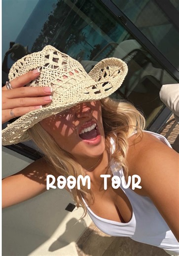 @regnumhotels @Regnum The Crown be rude to not show how insane this place is🙌🏼🙌🏼🙌🏼 #holiday #roomtour #turkey