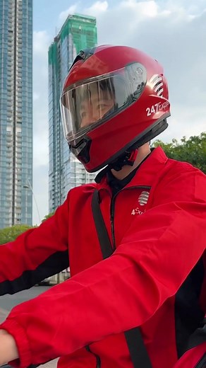 Một ngày đi làm vì đam mê của bưu tá 247Express 😉 #xuhuong