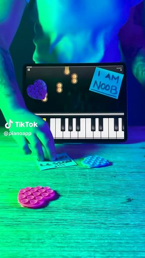 🌍 Play anywhere, anytime! Real keyboard, real sound! 🎶😆