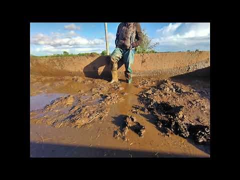 Lady Mud - What I can do...Like deep thick mud, waders, wellies, sticky mud, WAM, messy videos?
