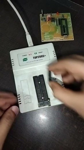 Microcontroller IC Programming using Universal Programmer, IC Burner, IC Programmer #shortsfeed