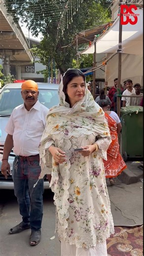 Maheep Kapoor spotted in Andheri, serving her effortless glam look ✨💁‍♀️ #Lifestyle #fashion #bollywoodstyle #fblifestyle #fblifestyletyle #bollywoodsociety | Bollywood Society