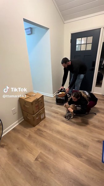 Big adjustment, new chapter… but we’re more than ready to make this house a home 🏡🔑🧡 #catsoftiktok #orangecatsoftiktok #firsthome #fyp