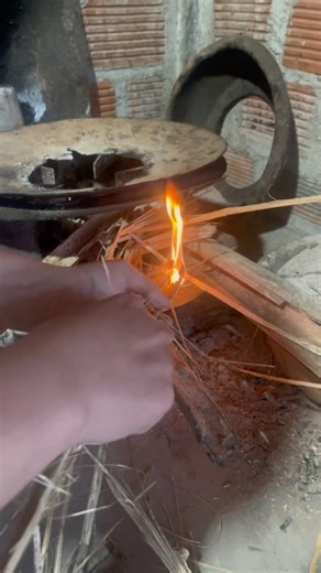 How to Build a Fire the Right Way 🔥 #skills